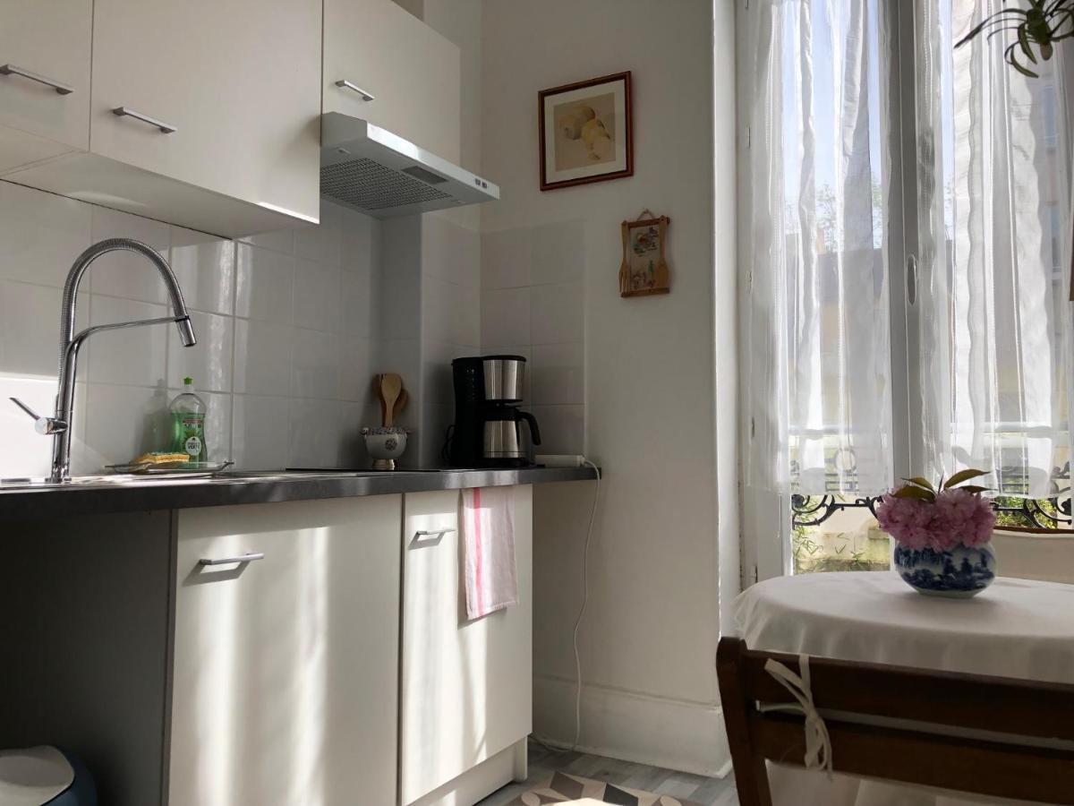 Villa Camelia Studio De Charme A Cote Des Thermes Виши Екстериор снимка